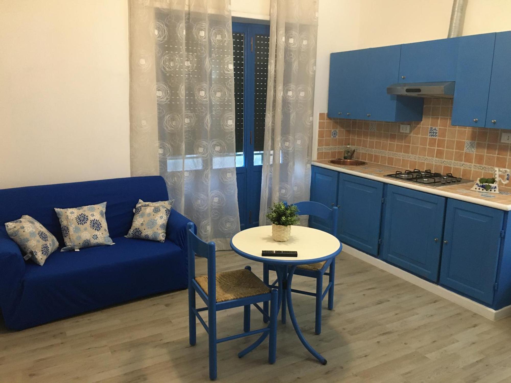 Apartment Sunny Sexy Grey & Cool Blue *