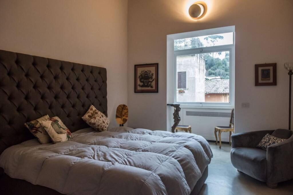 Spanish Steps Luxury Fashion Apartment
