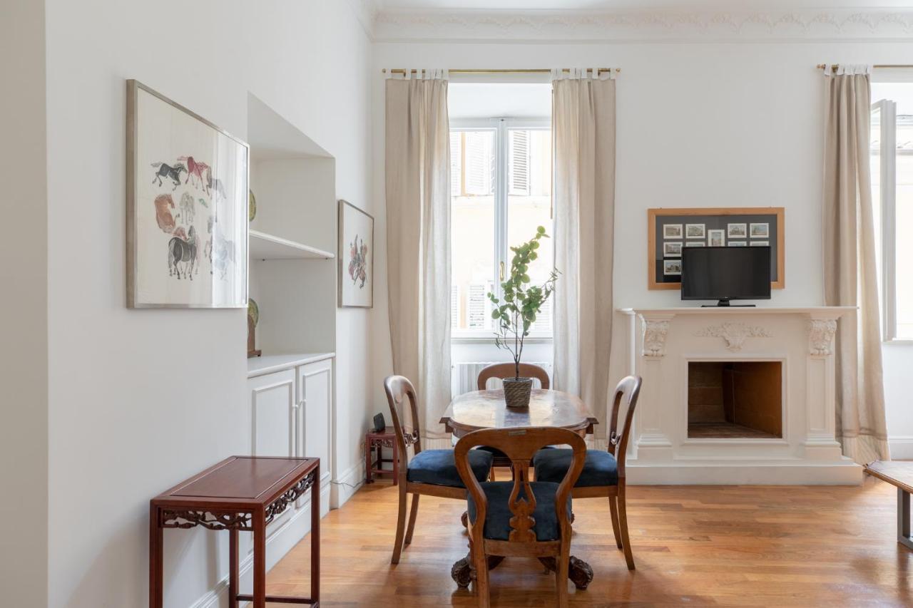 Iflat Elegant In 18th Century Palace Appartamento