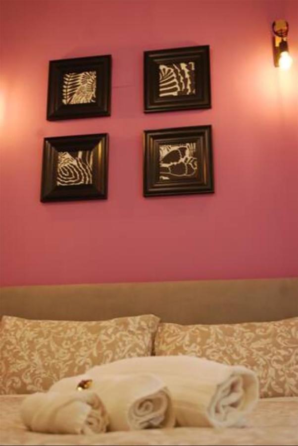 Urbana Apartment