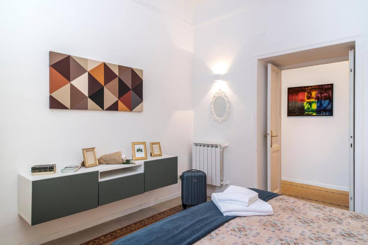 Interno 6 San Pietro * Rome