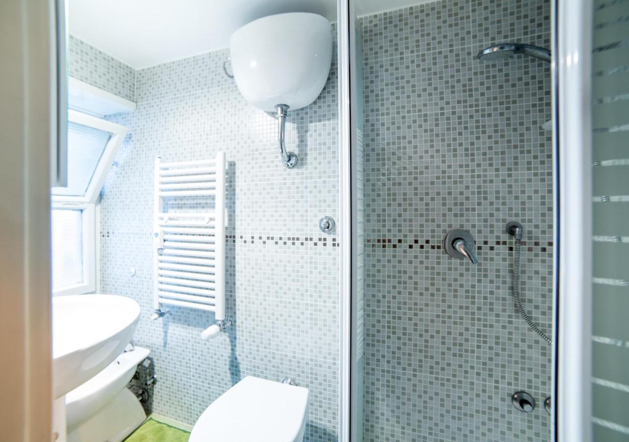 Rent In Rome Archimede Apartment *