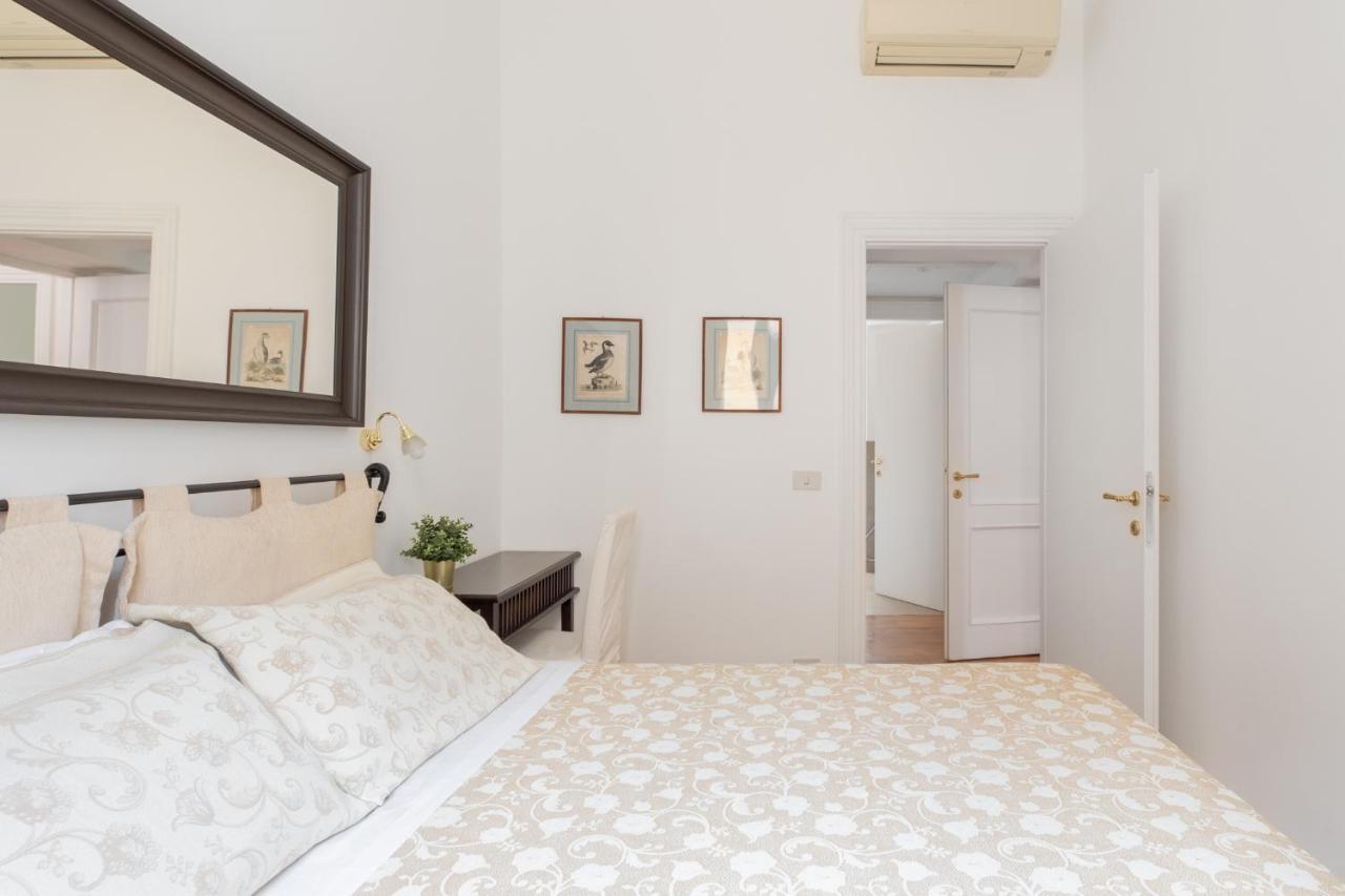 Iflat Elegant In 18th Century Palace Appartamento *