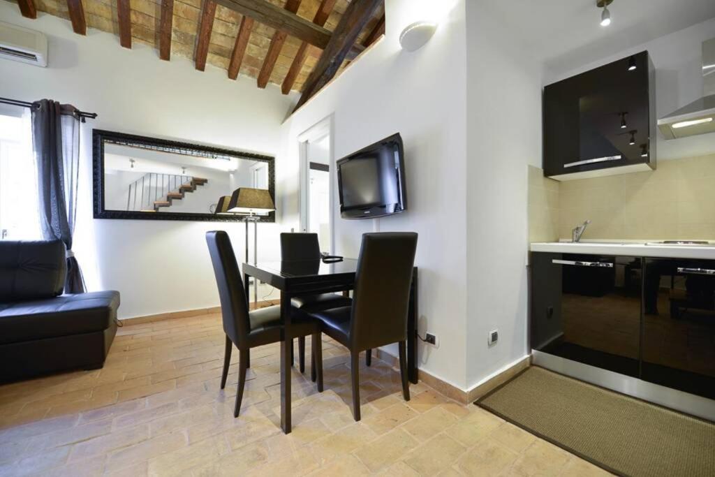 Appartamento Ibernesi - Charming At The Forums Roma