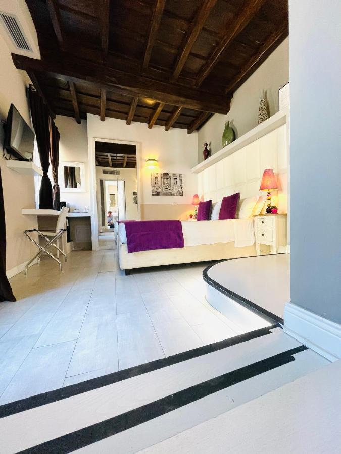 Town House Spagna- Luxury Rooms With Jacuzzi Bath Guest house *