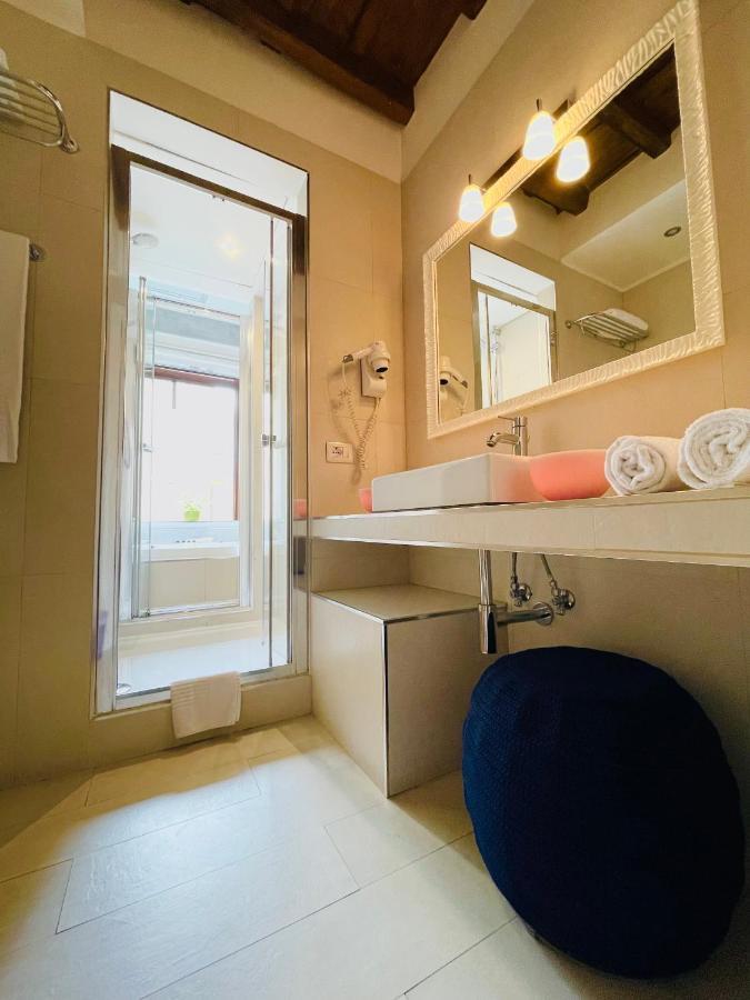 Town House Spagna- Luxury Rooms With Jacuzzi Bath Rome