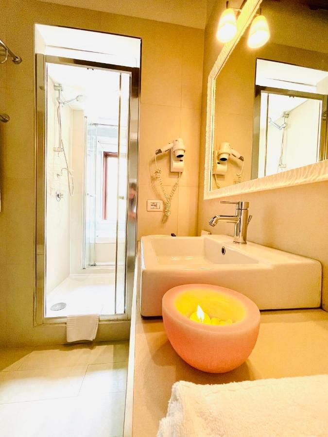 Town House Spagna- Luxury Rooms With Jacuzzi Bath Guest house Rome