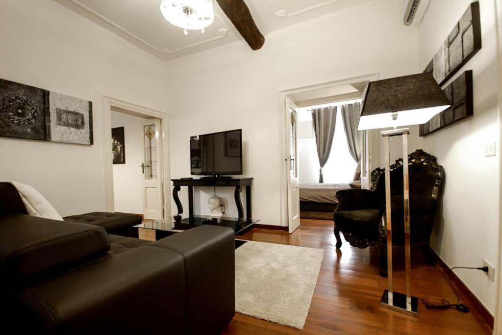 Banchi - Classic Between Navona And Campo Dei Fiori Apartment