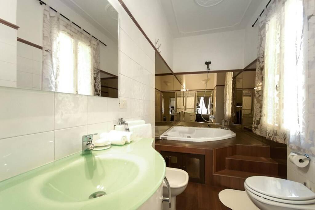Banchi - Classic Between Navona And Campo Dei Fiori Apartment *