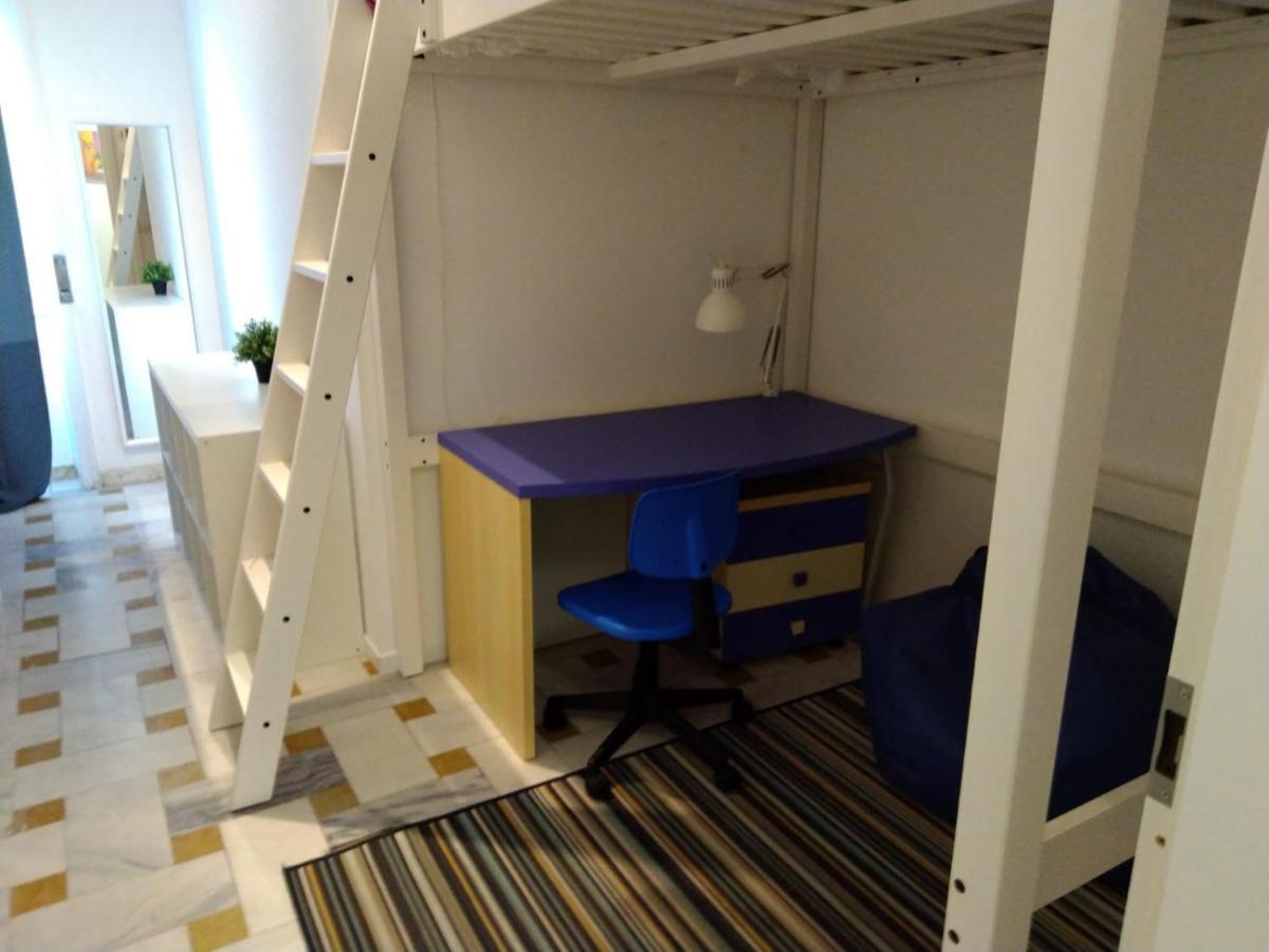 Kamchu Apartments: Piazza Bologna Guest house *