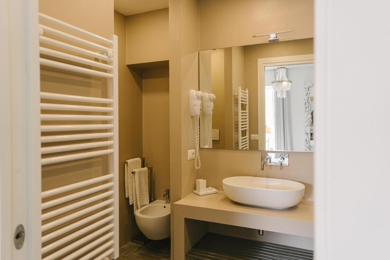 Della Croce Luxury 2* Rome