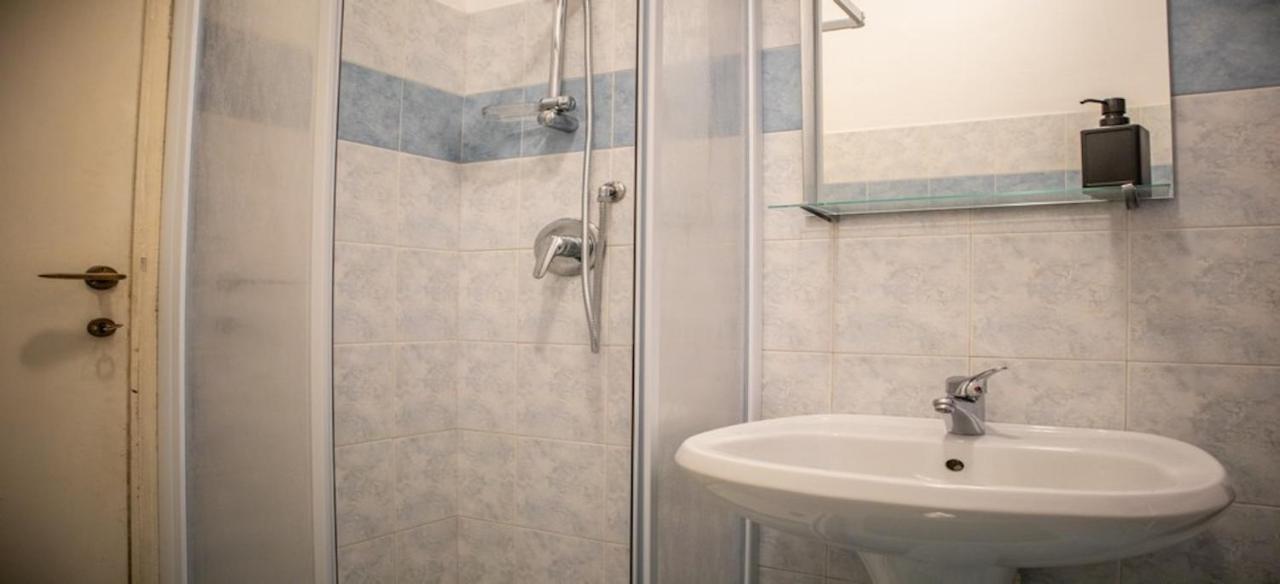 Kamchu Apartments: Viale Somalia Guest house