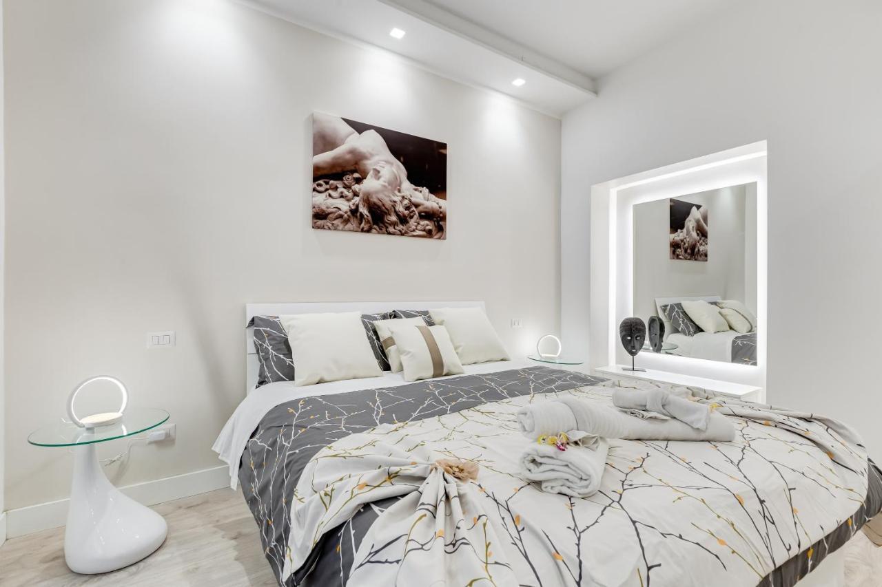 Bmga L The White Crown In Testaccio