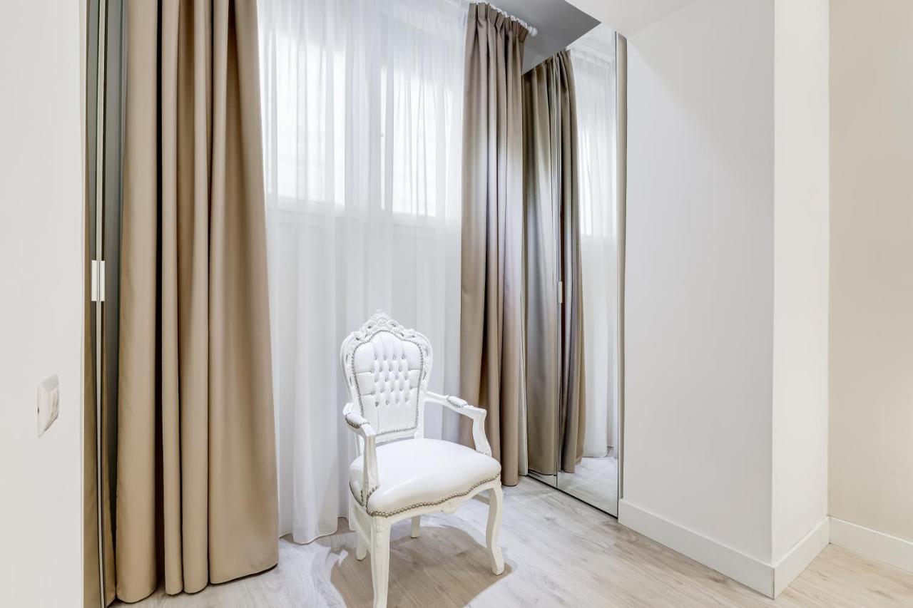 Apartment Bmga L The White Crown In Testaccio Rome