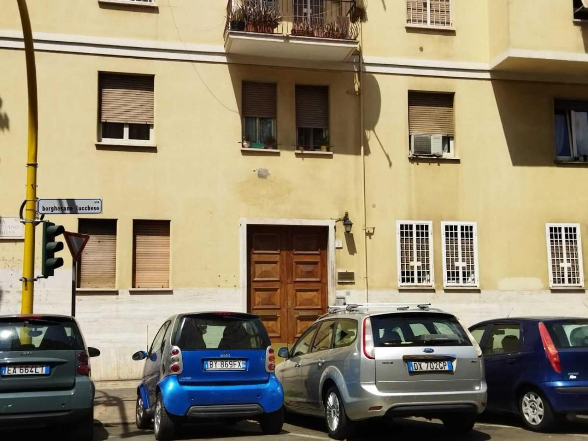 Affittacamere , Near Trastevere Station * Roma