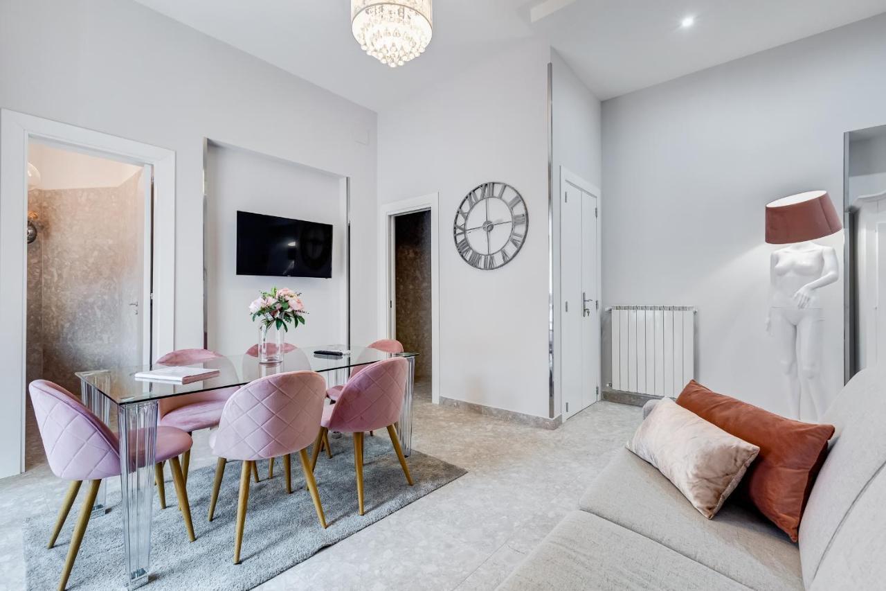 Apartment Trevi Fountain - New! - Your Italian Holidays *