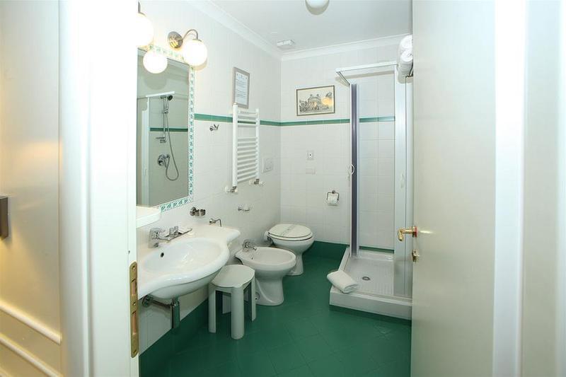 Residenza Ponte Sant'angelo Guest house 2*