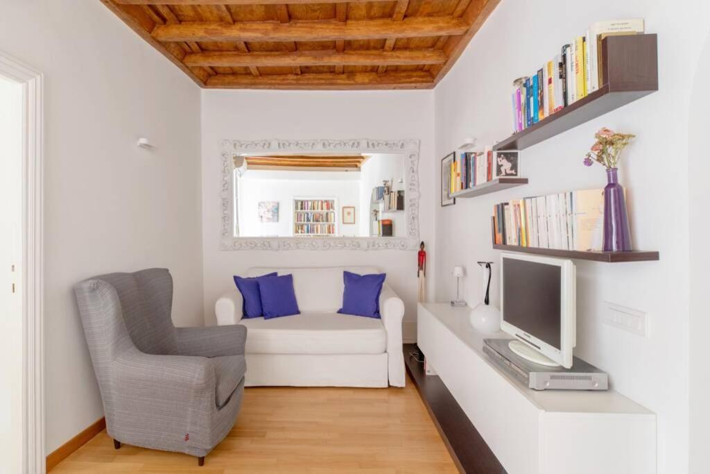 Apartment Iflat Via Del Corso Elegant