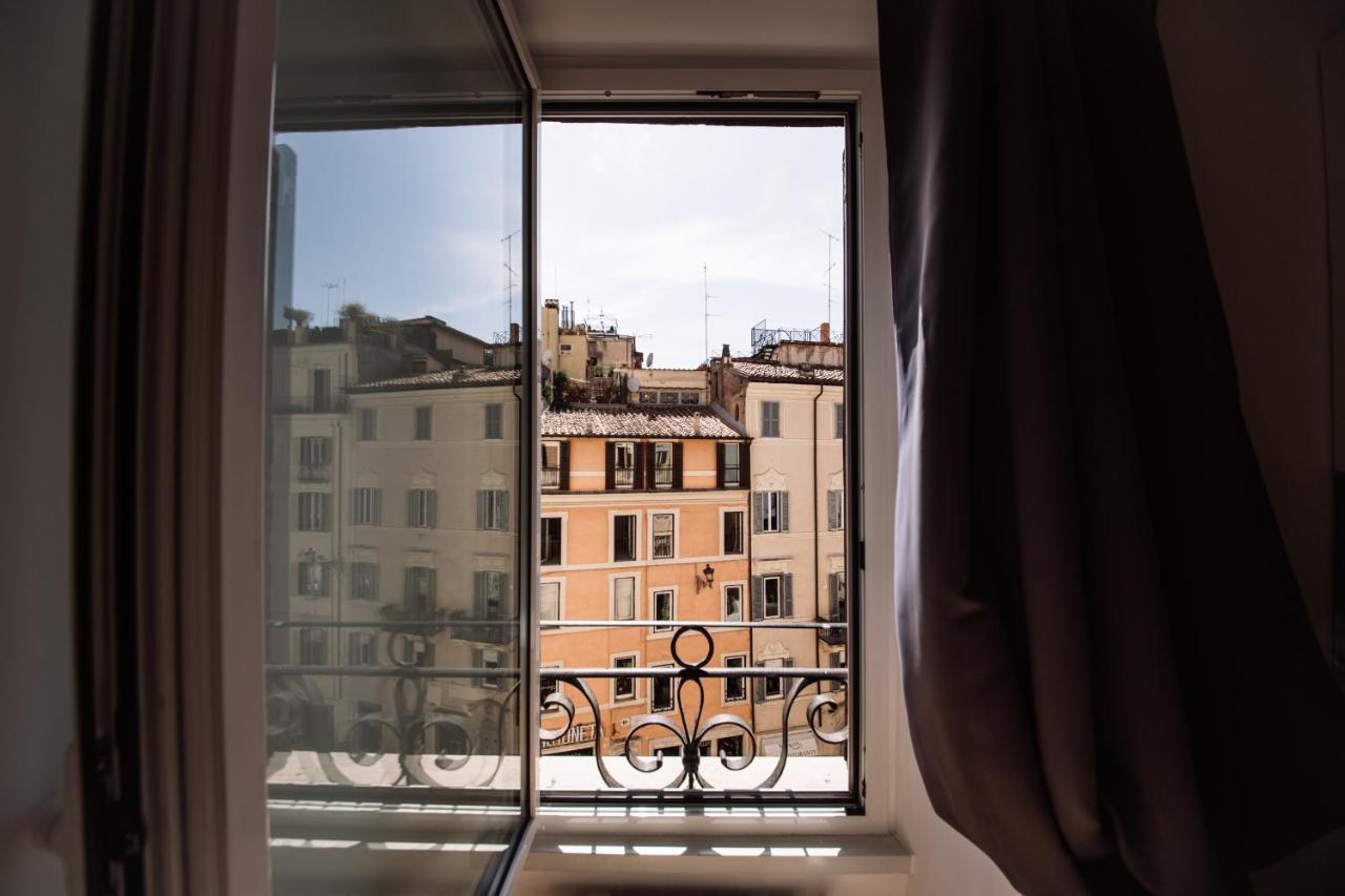 Fellini Design Suites Romе *