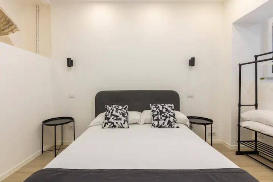 Apartment Historical Workshop - Fico Rome