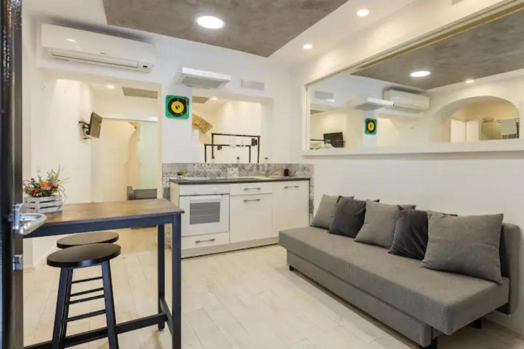 Historical Workshop - Fico Apartment Rome