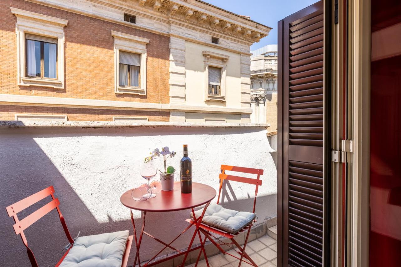 [fontana Di Trevi - 5 Stelle] Con Balcone * Roma