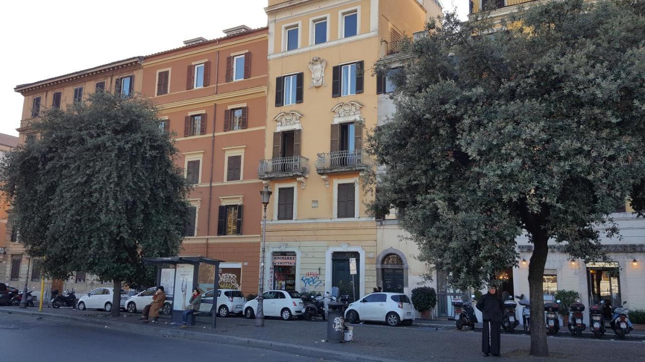 Piazza Della Rovere Apartment Rome