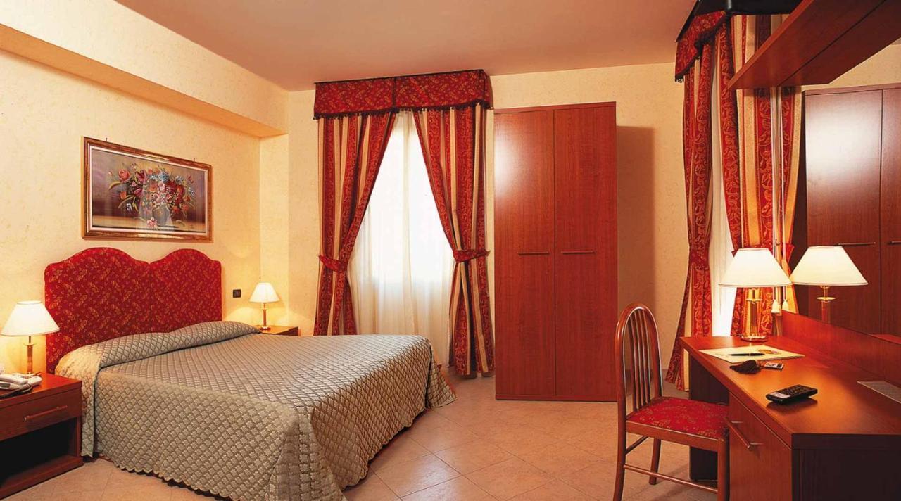 Hotel Stromboli Rome