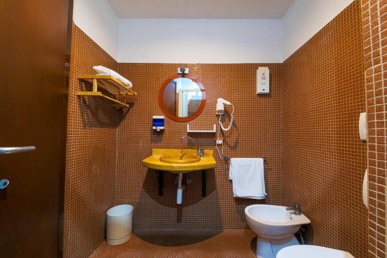 E-room 42 Affittacamere *