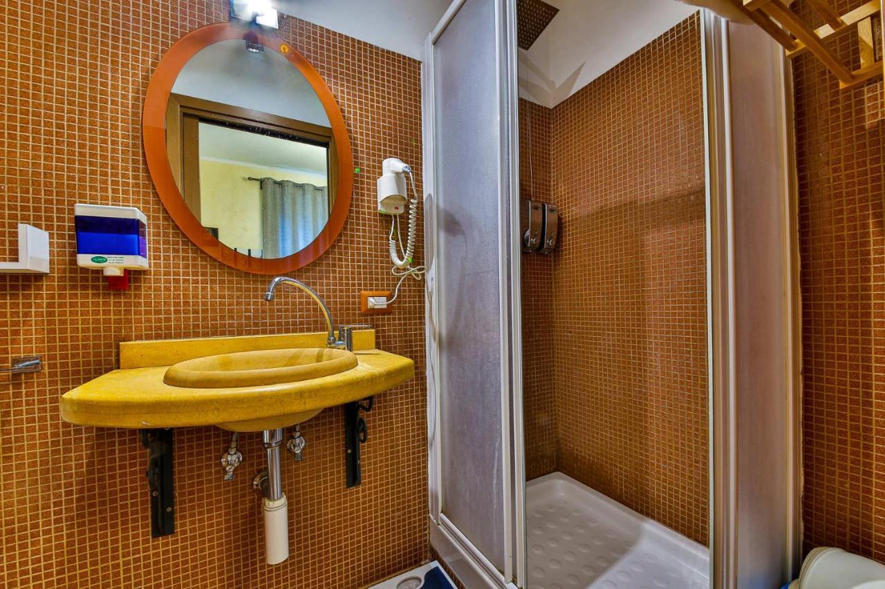 Affittacamere E-room 42 *