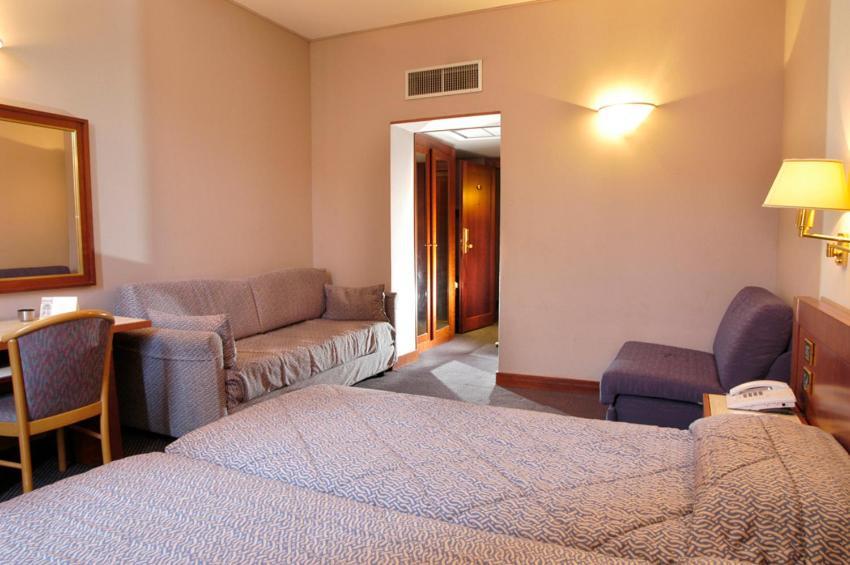 Accademia 3* Rome