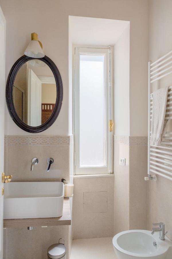 Romantica With Balcony Near San Giovanni Apartment *