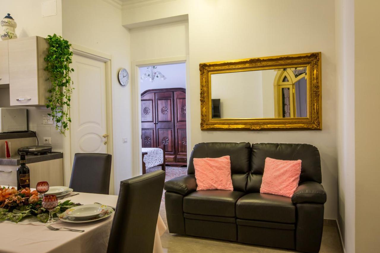 Apartment Center Of Rome Near Vatican And Trastevere Garage Included In The Price Top Place For Jubilee Apartment Rome