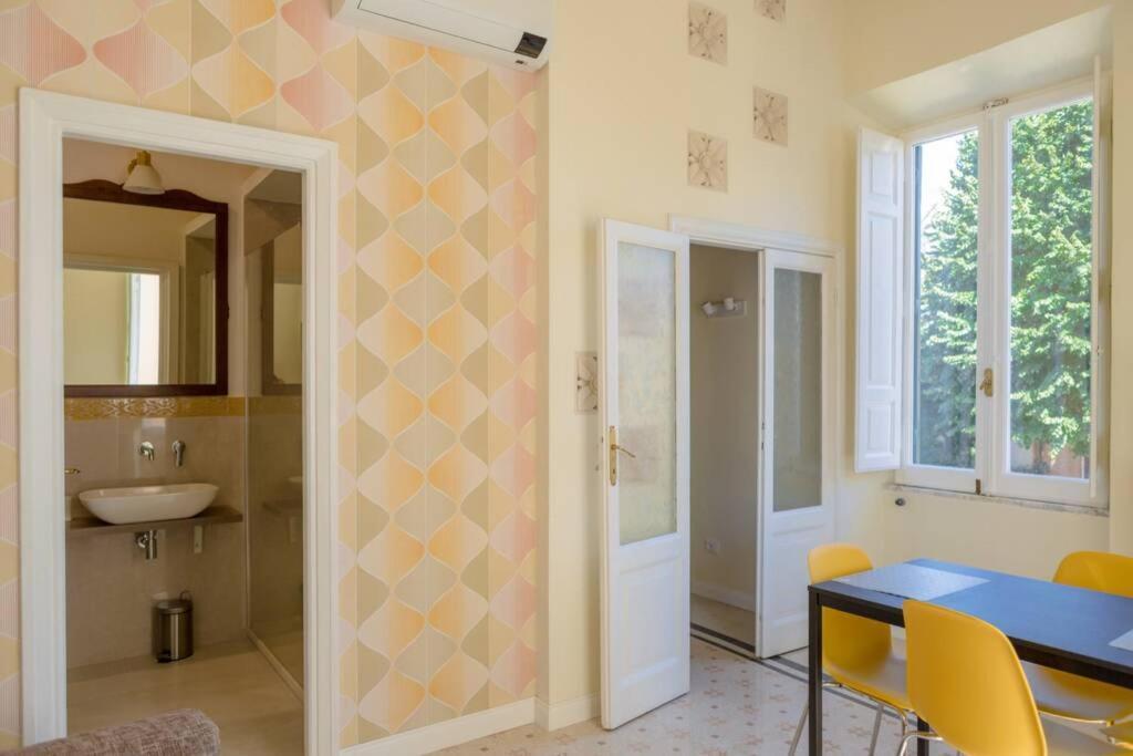 Romantica With Balcony Near San Giovanni * Rome