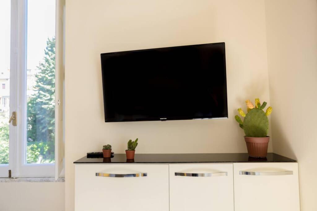 Apartment Romantica With Balcony Near San Giovanni