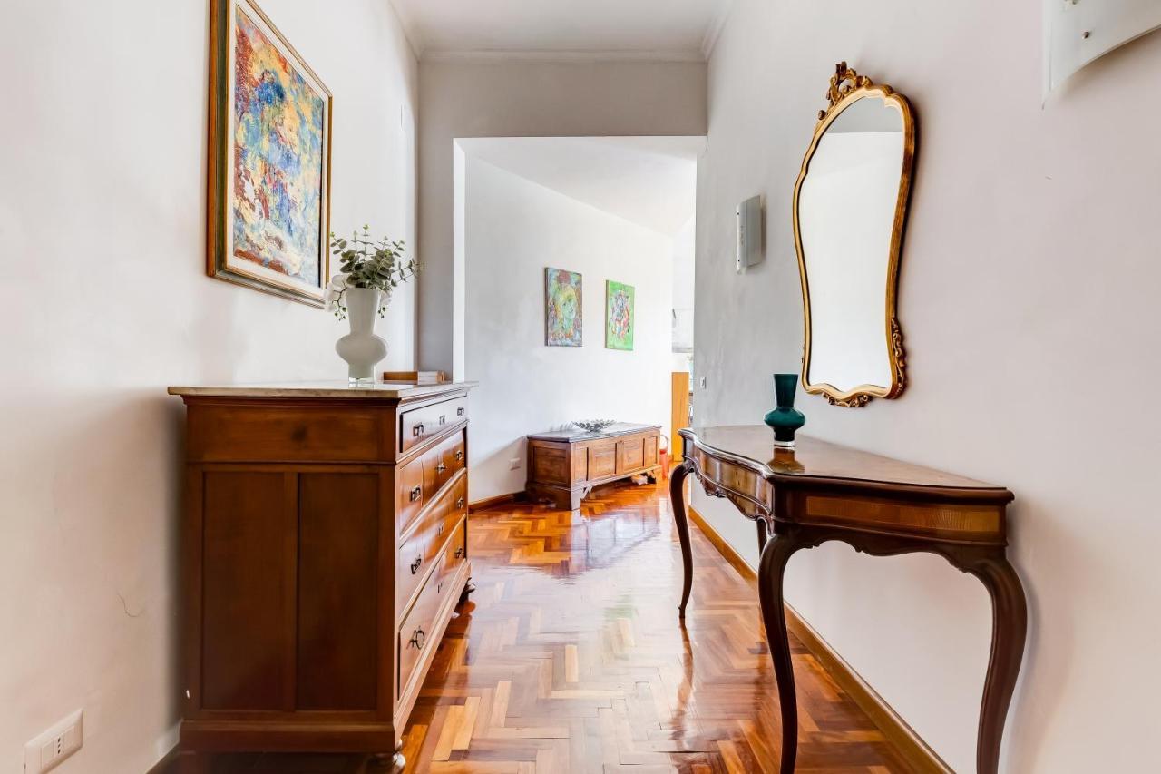 Large And Bright Amazing View Basilica San Giovanni In Laterano Apartment *