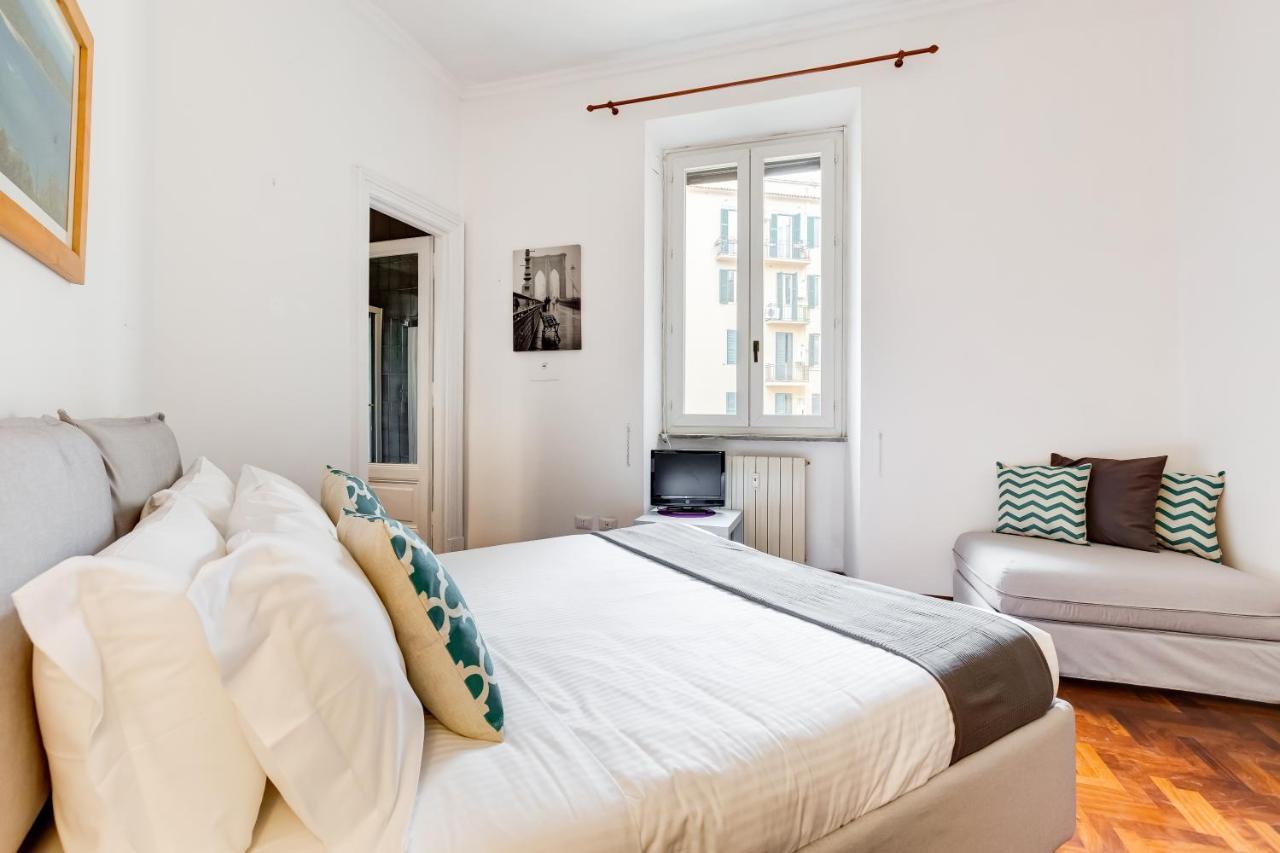 Large And Bright Amazing View Basilica San Giovanni In Laterano Apartment Rome
