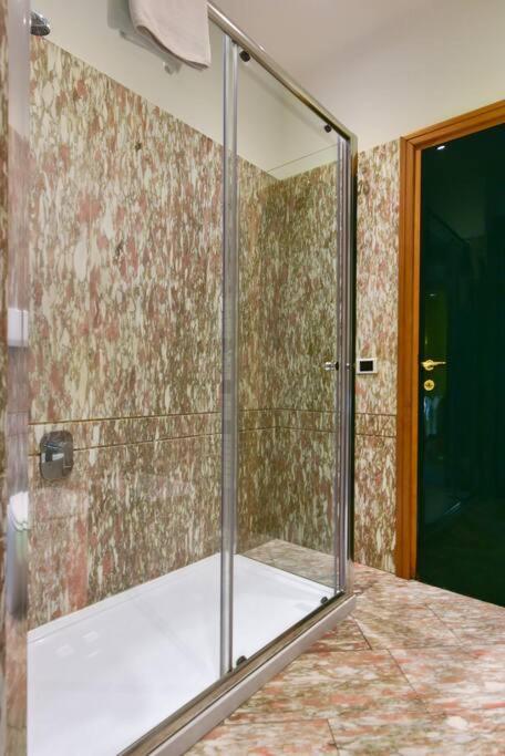 Elegant & Cozy In The Heart Of Appartamento *