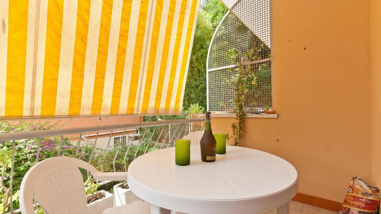 Pateras Flower-rental In Apartment