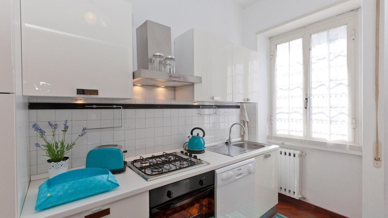 Pateras Flower-rental In Apartment