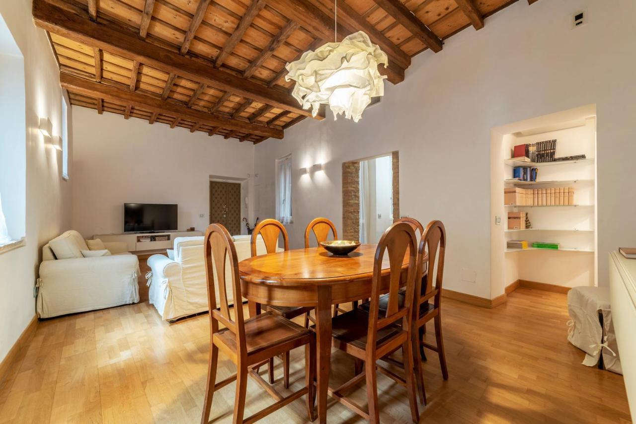 Apartment Pantheon Luxury Apartment