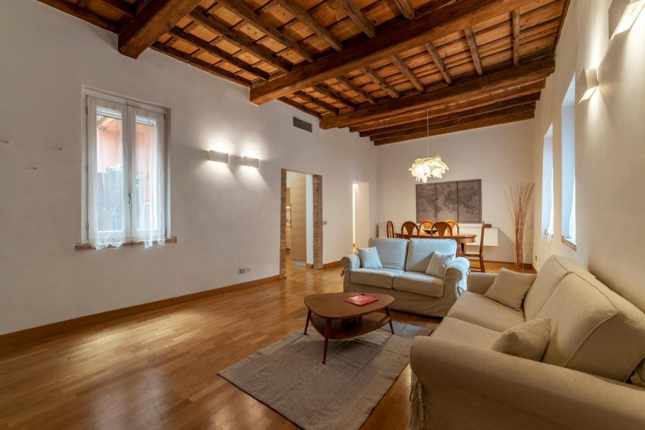 Pantheon Luxury Apartment *