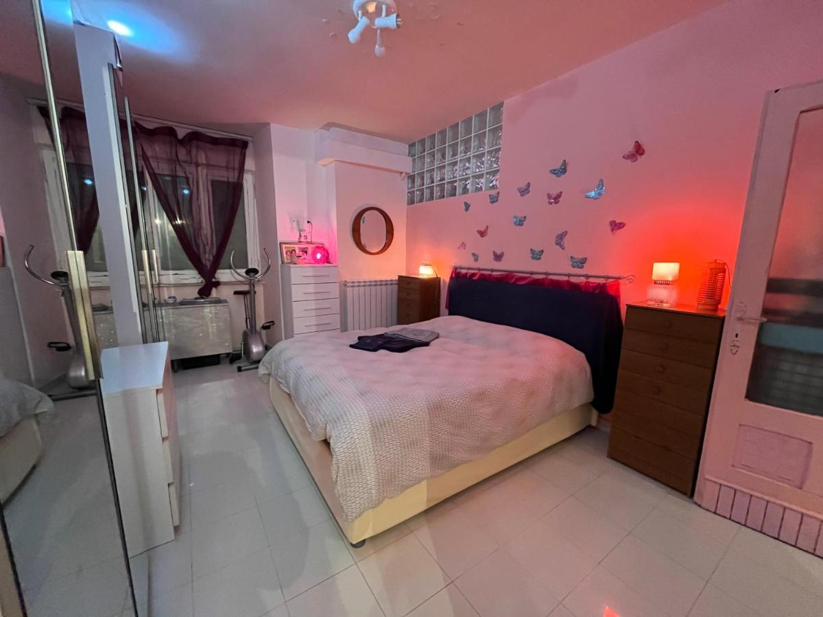 Affitto Due Camere, Due Bagni In Apartment Rome