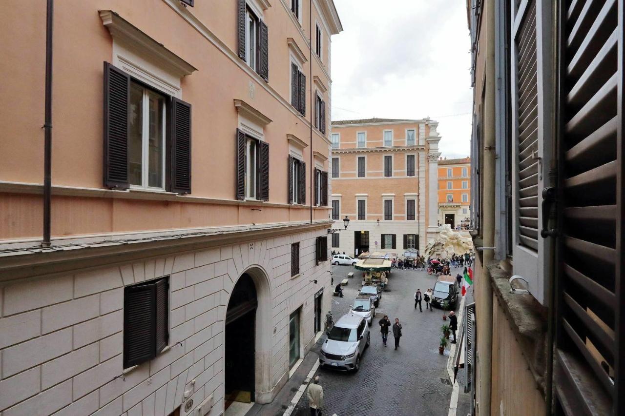 Apartment Crociferi Rome