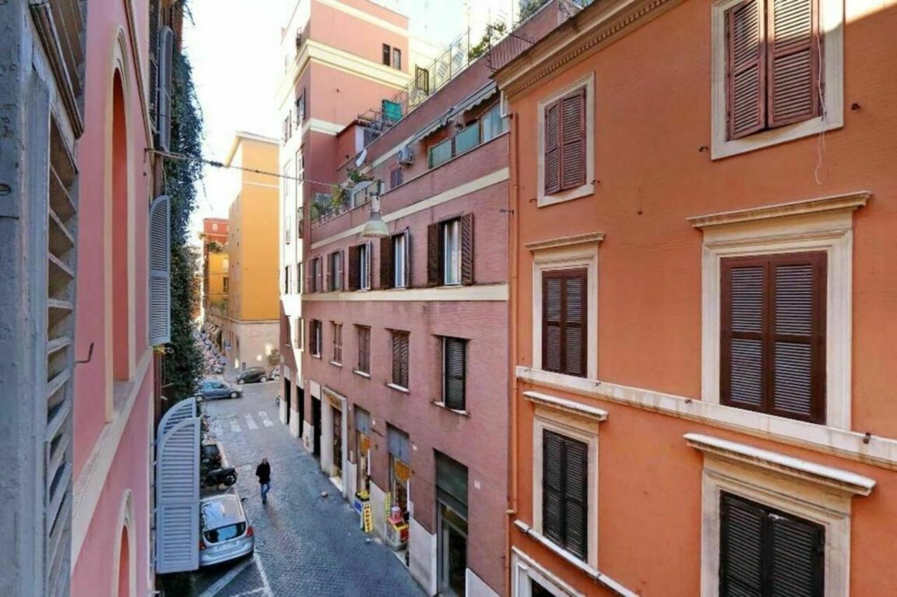 Apartment Borgo Vittorio Rome