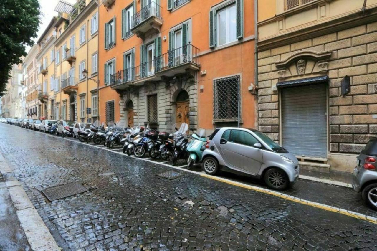 In Centre Via Gregoriana By Halldis