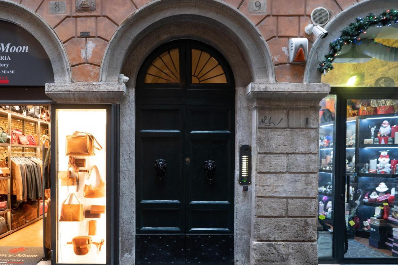 Apartment Pantheon Chic