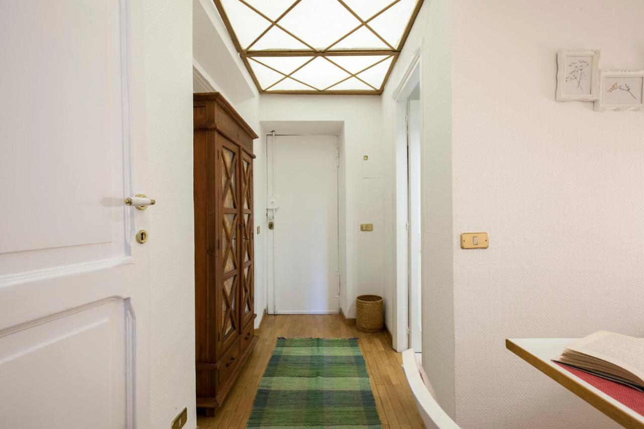 Studio@piazzadispagna Apartment *