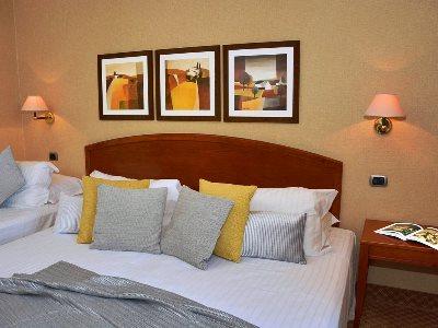 Apogia Lloyd Hotel 3*