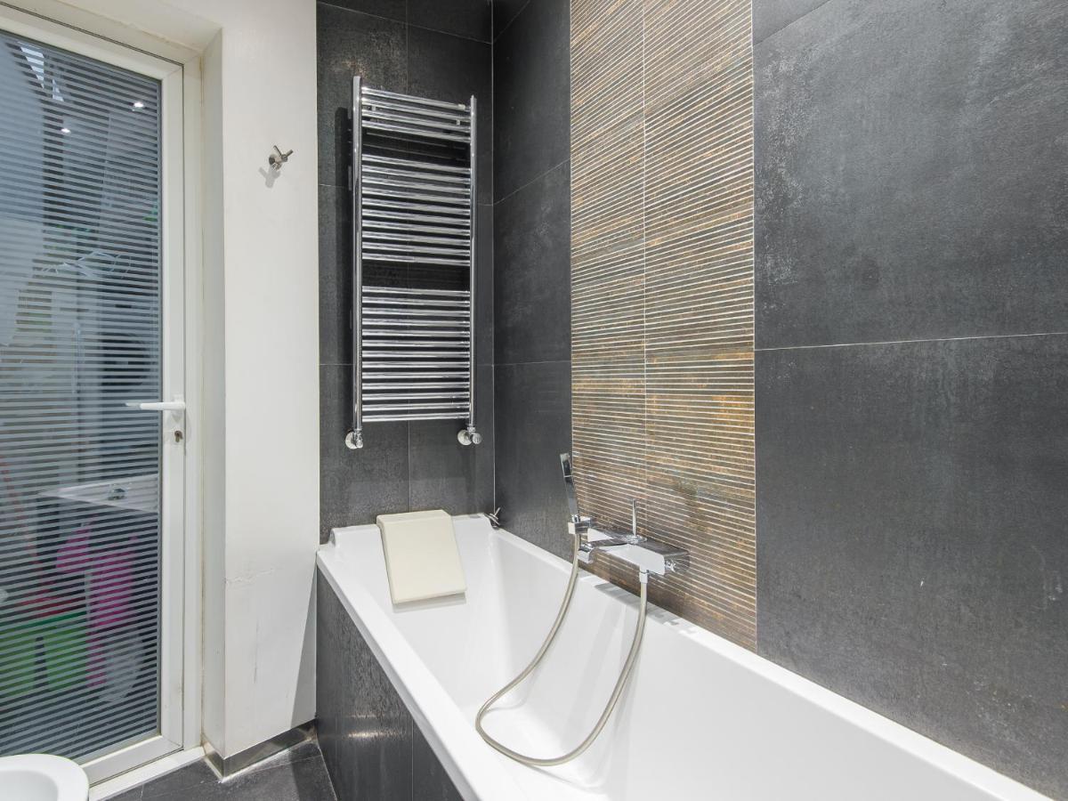 Coronari Enchanting Two Bedroom Roma